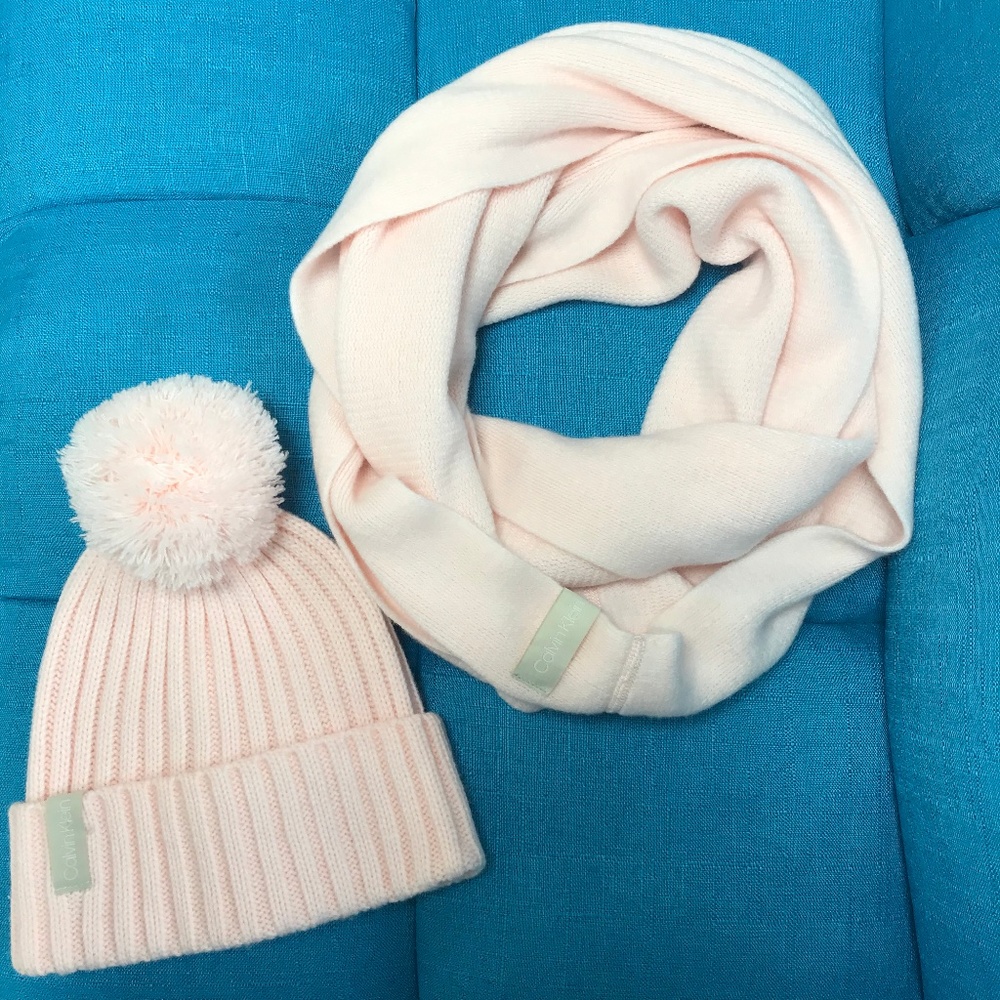 🌸Calvin Klein hat and scarf set
